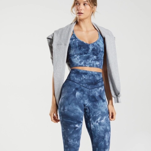 Gymshark Blue Spray Dye Sports Bra Medium Elevate Longline Lakeside Blue Tie-Dye - Picture 12 of 12